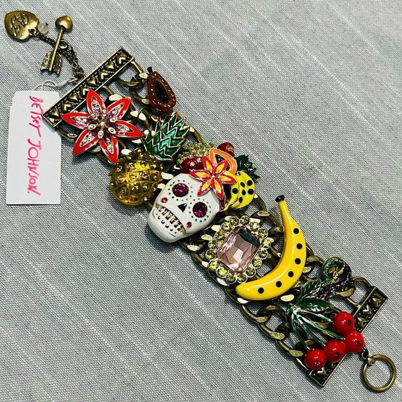 New Betsey Johnson Rio Sugar Skull Wide Multi-Charm Bracelet - Picture 4 of 5